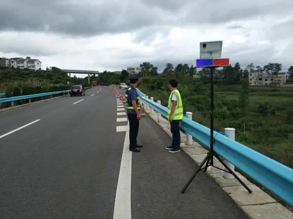 云南高速公路钢护栏