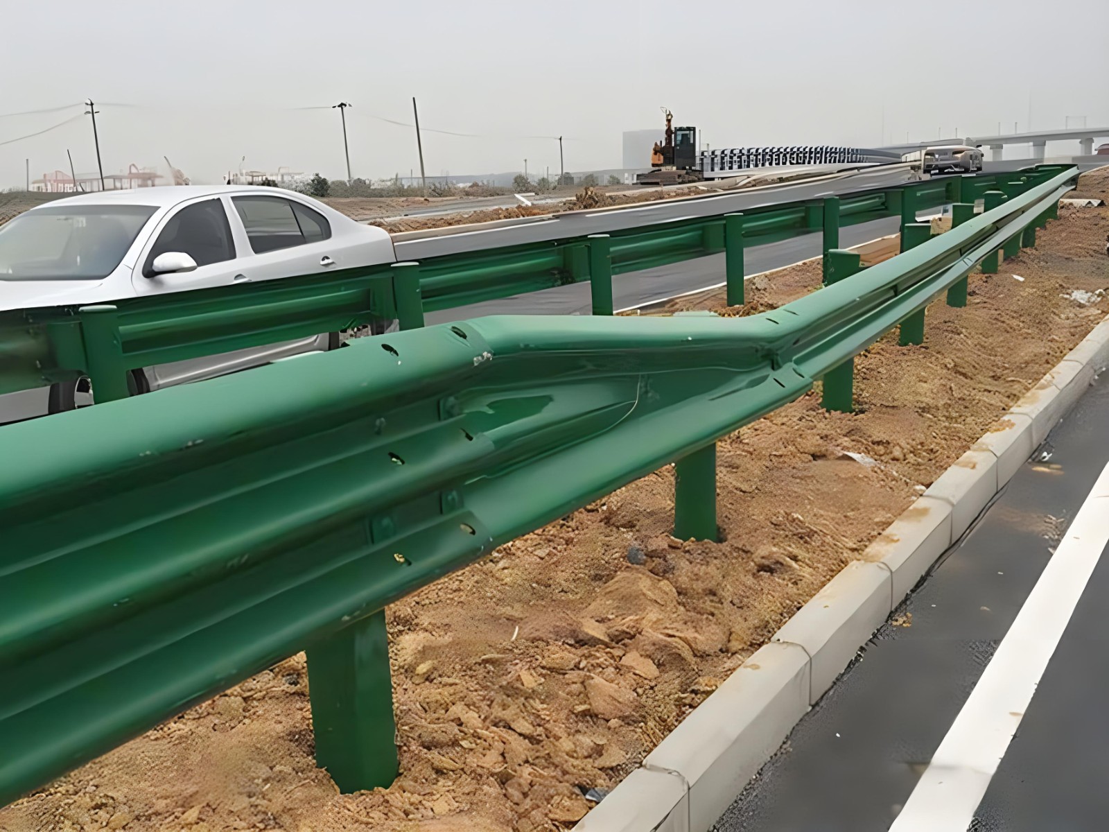云南高速波形护栏板日常维护方案确保道路安全新举措